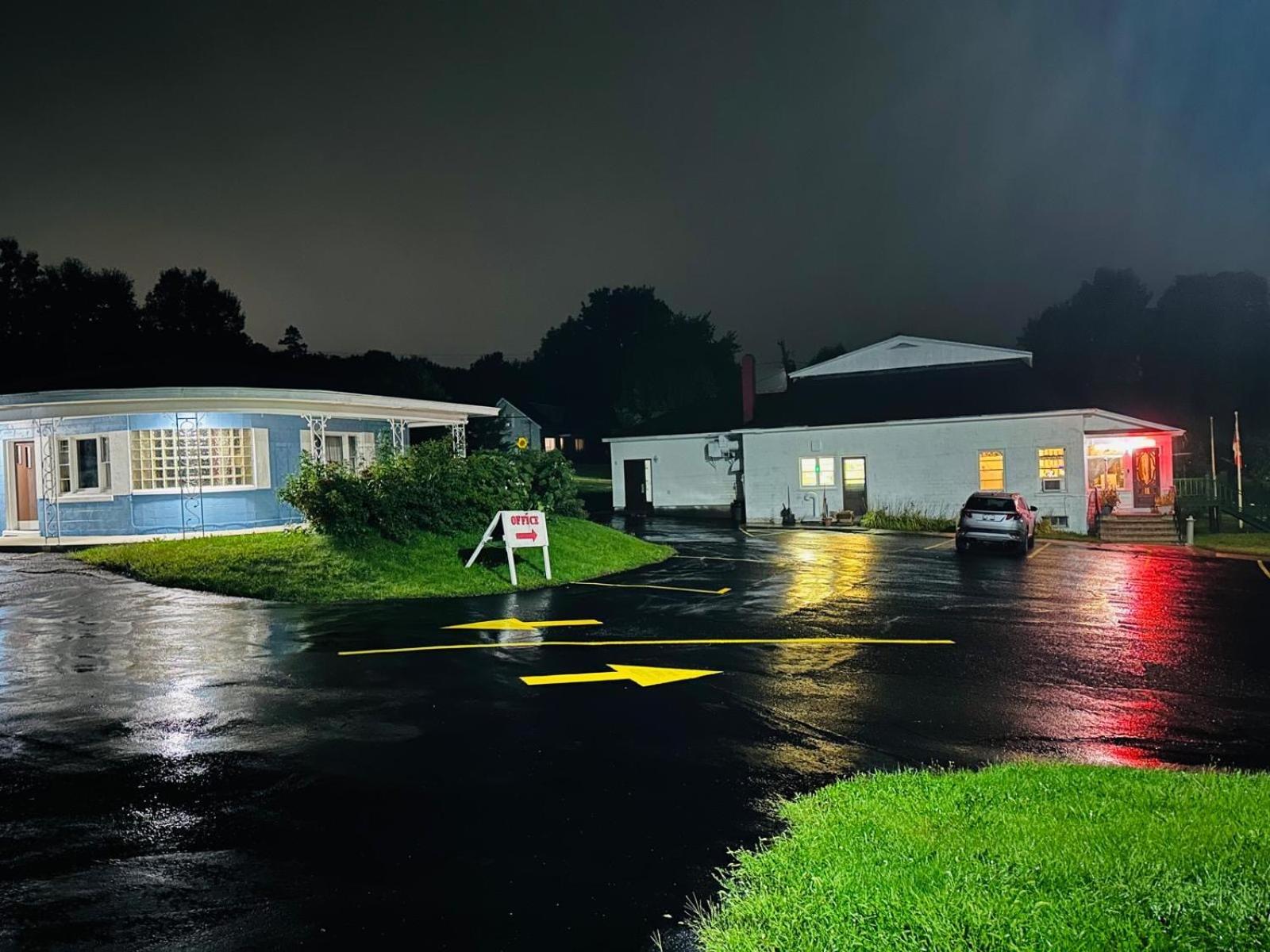 Stiles Motel Hill View Woodstock Exterior foto